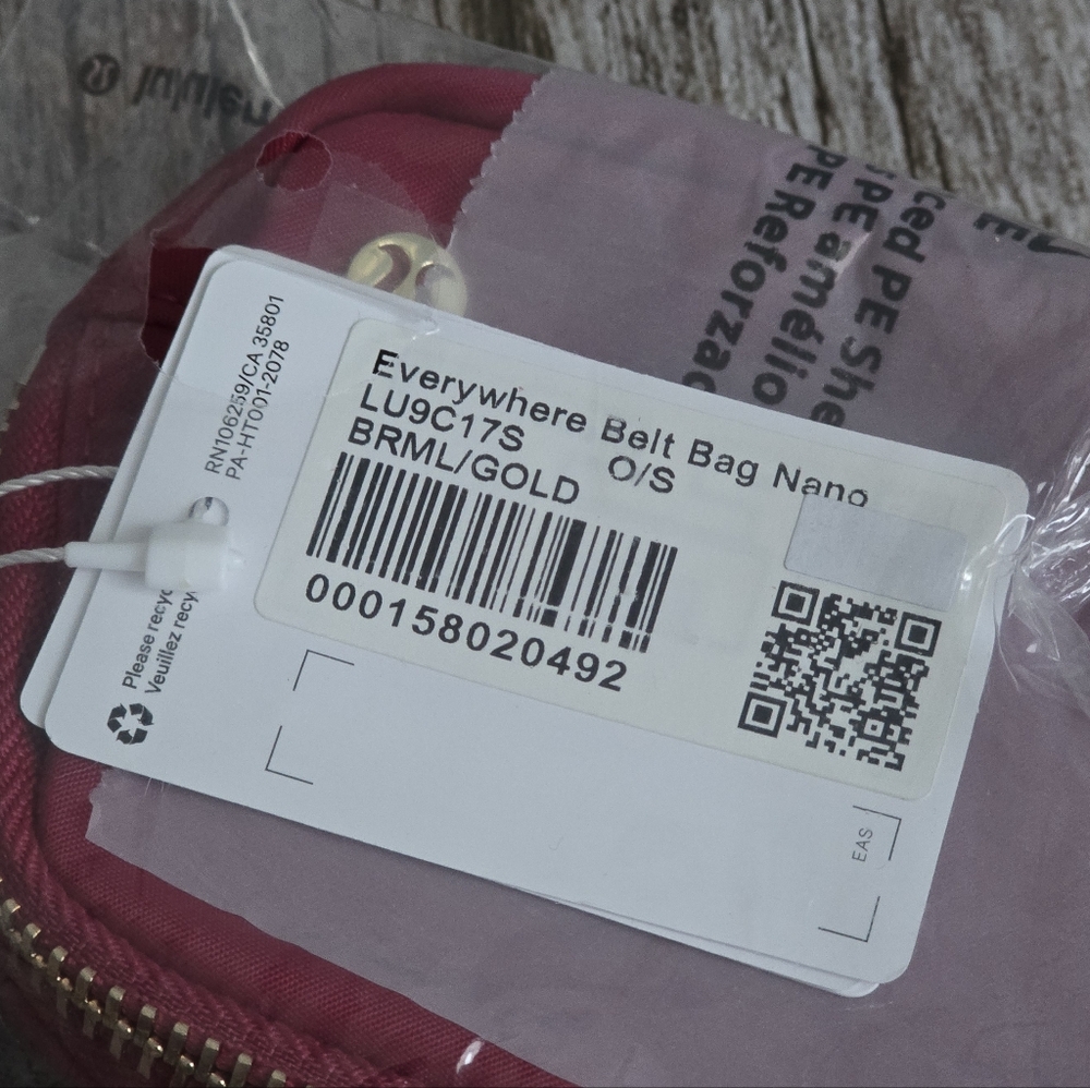 *NWT* LULULEMON Everywhere Belt Bag Nano In Berry Rumble - Picture 10 of 11